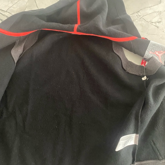 Air Jordan Boy (8-10 yrs) Sleeveless Hooded Jacket/Vest - Picture 4 of 4